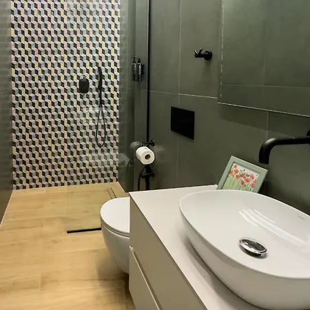 Cloud Nine - By 4travelers * سالونيك